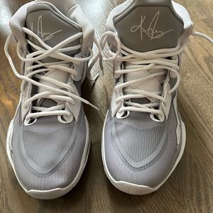 Nike Men’s Kyrie Infinity Basketball